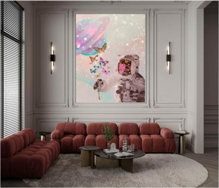 Astronaut in modern Wohnzimmer, umgeben von bunten, fantastischen Elementen.